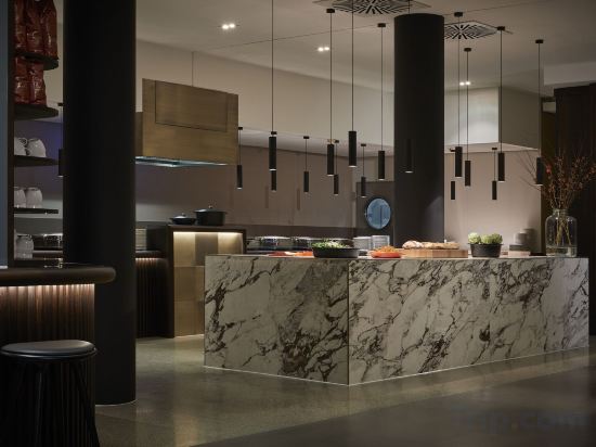 Фото Infinity Hotel & Conference Resort Munich