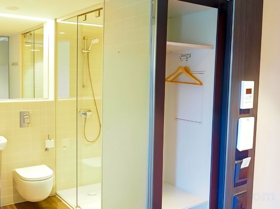 Фото EasyHotel Barcelona Fira