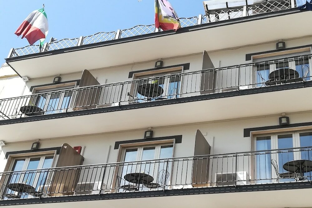 Фото Hotel Leopardi