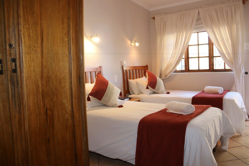 Фото Aan Die Oewer Guest House