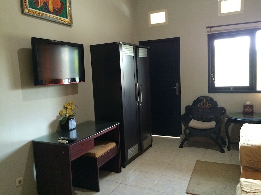 Фото Crown Hotel