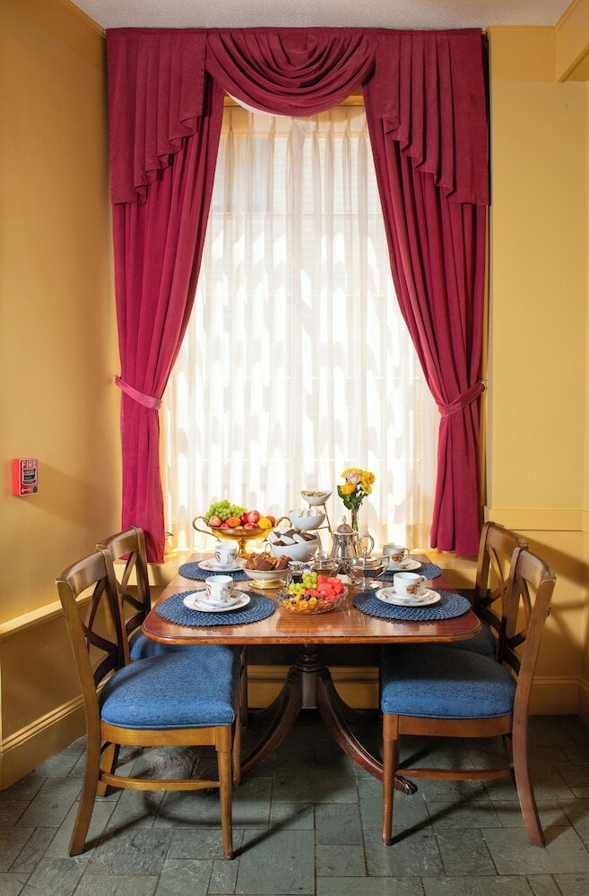 Фото Americas Cup Inn