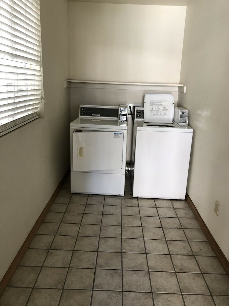 Фото Cloverdale Wine Country Inn & Suites