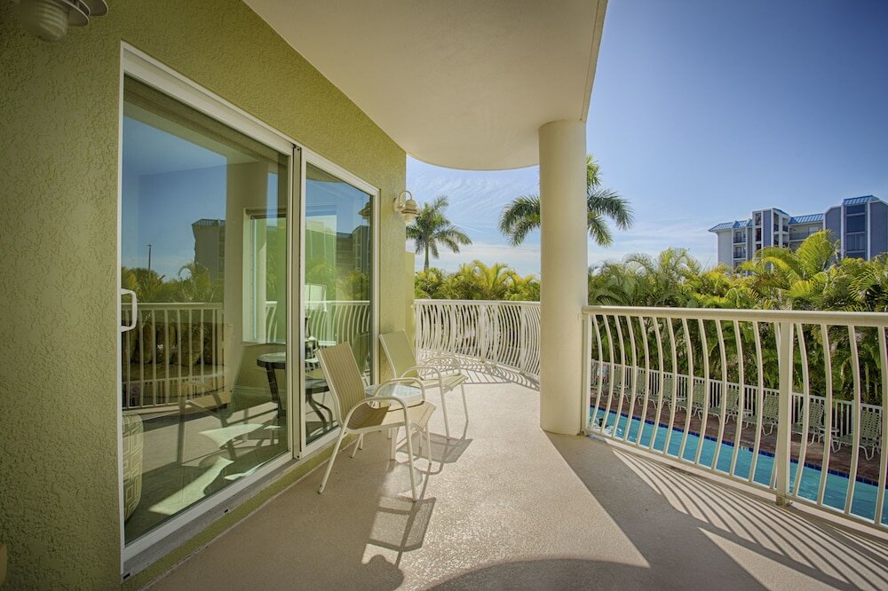 Фото Crystal Palms Beach Resort