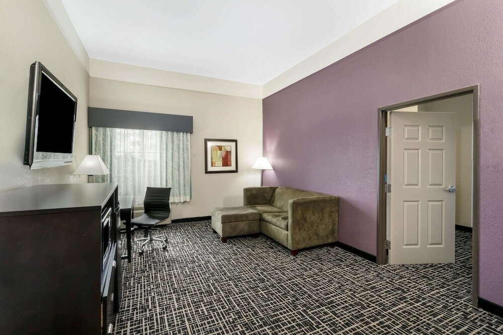 Фото La Quinta Inn & Suites by Wyndham Canton Ms
