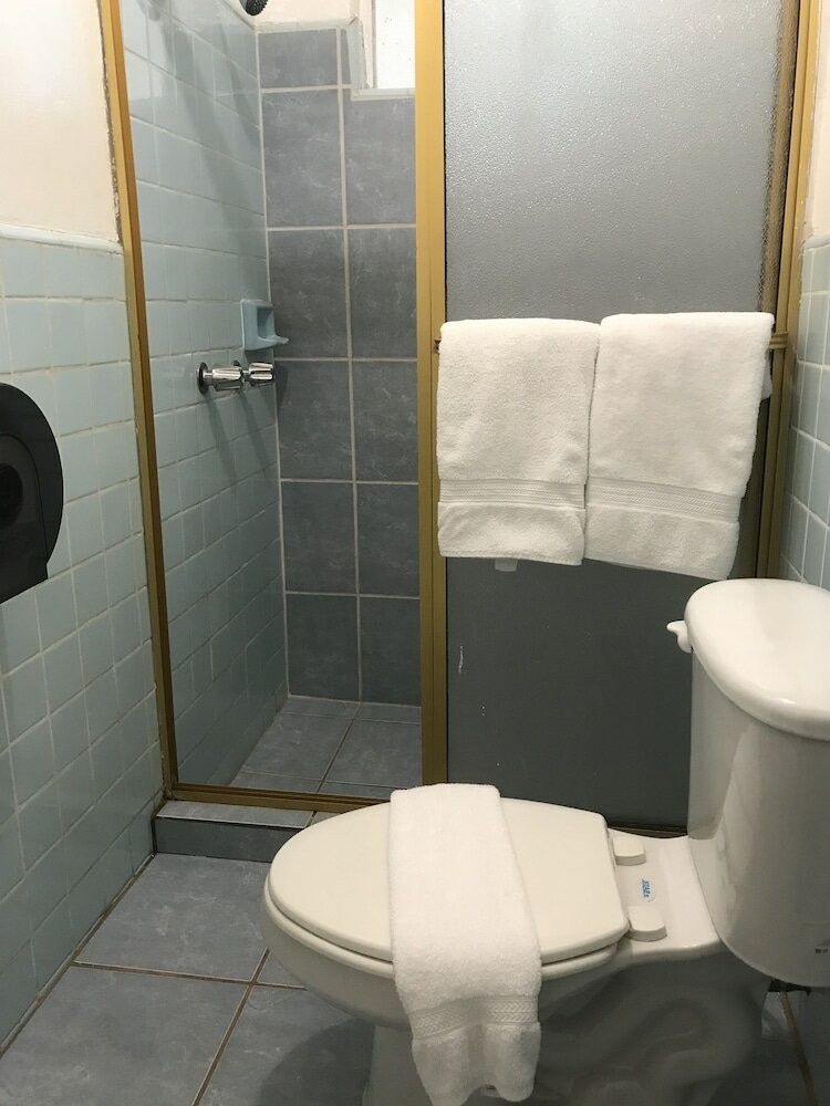 Фото Hotel Guillen Jr