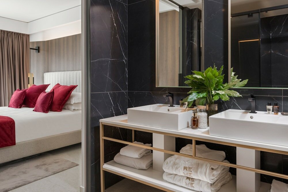 Фото We Me Suite Hotel