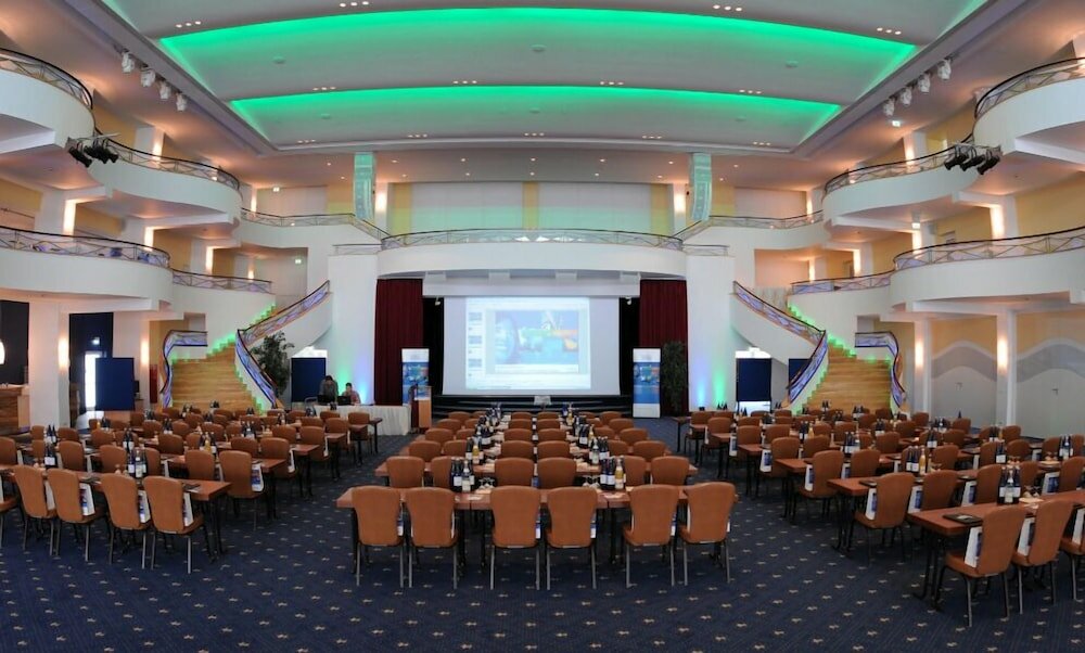 Фото La Strada Hotel