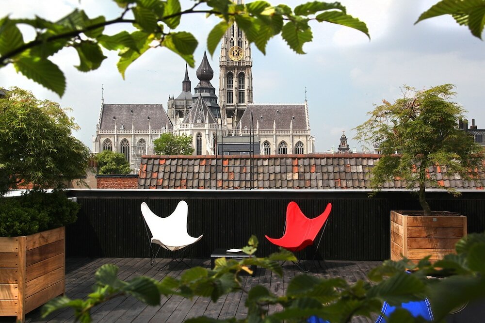 Фото отеля 2