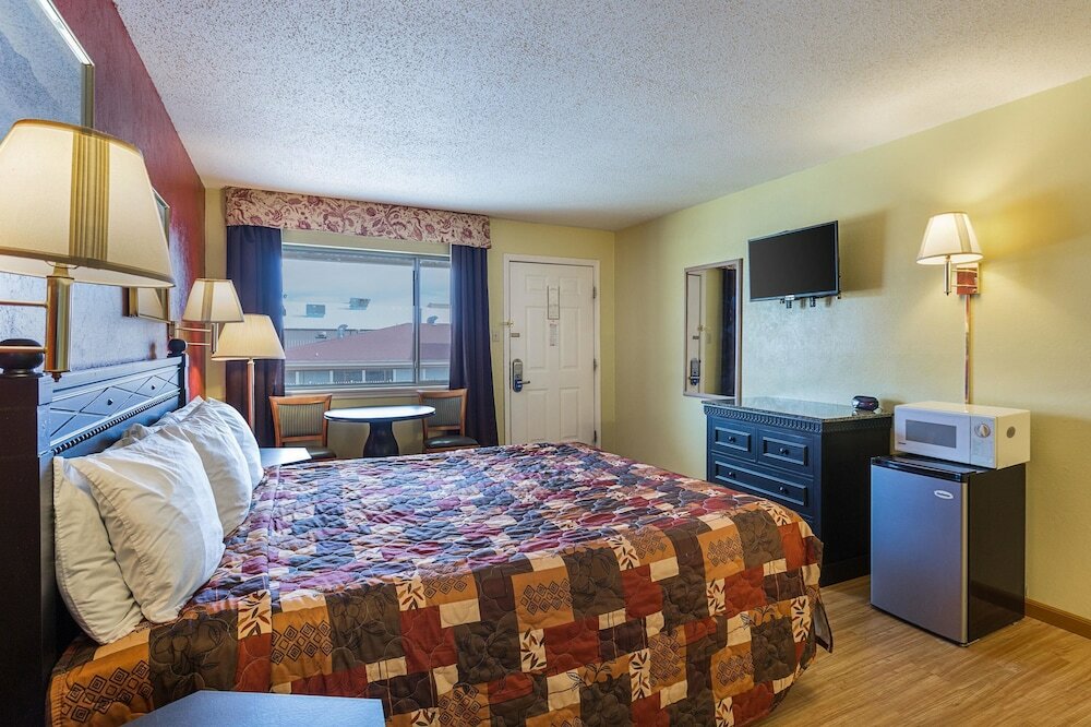 Фото Rodeway Inn Roswell