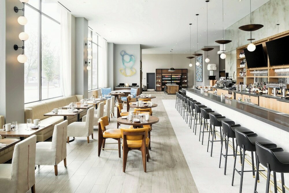 Фото The MC, Autograph Collection