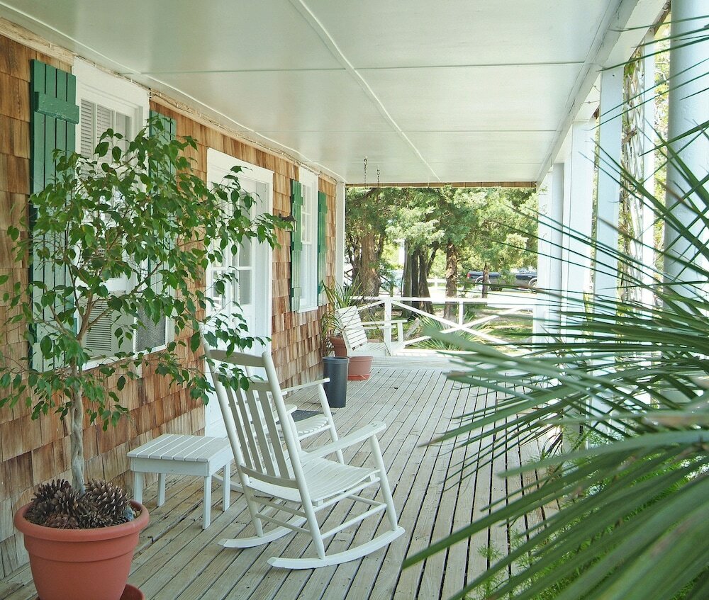 Фото Blackbeard's Lodge