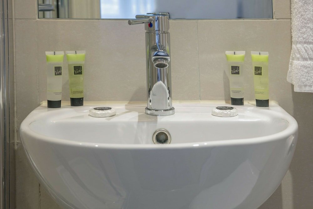 Фото Queensway Hotel, Sure Hotel Collection by Best Western