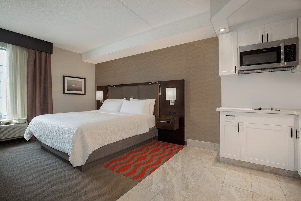 Фото Holiday Inn Express Hotel & Suites Barrie, an Ihg Hotel