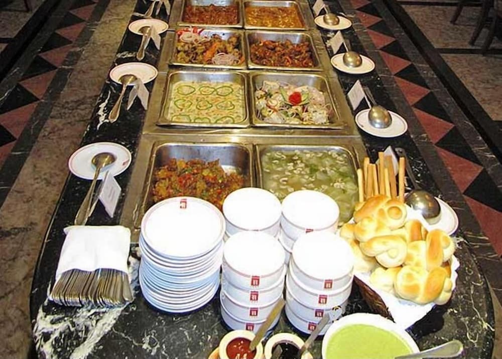 Фото Hotel Ritz Plaza