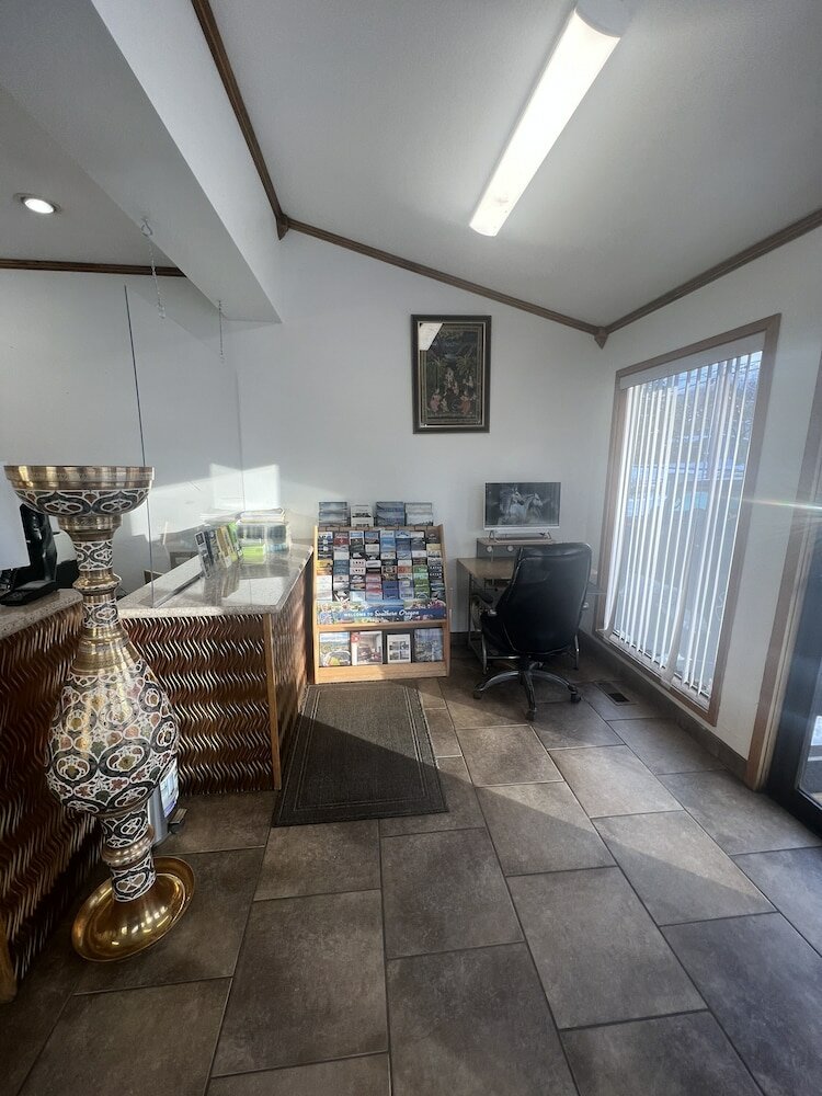 Фото Cedarwood Inn of Ashland