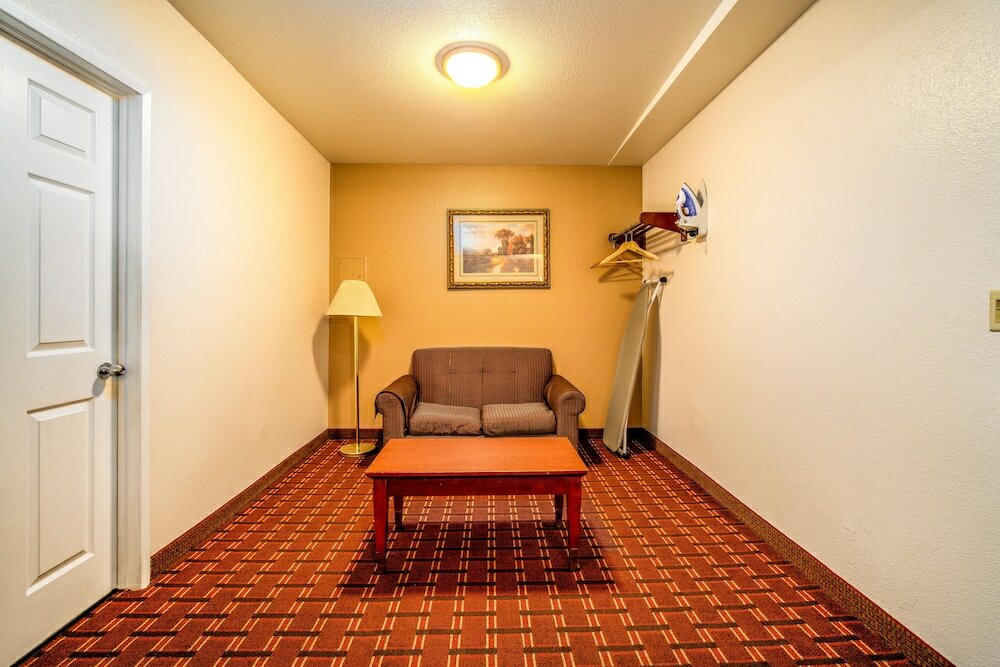 Фото Regency Inn & Suites