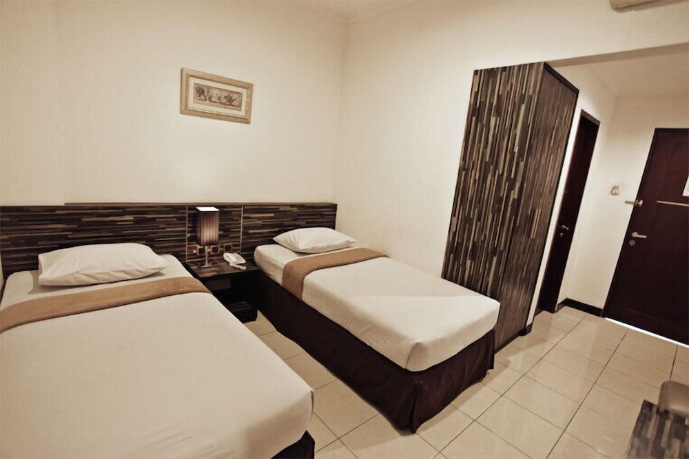 Фото № 2 Hotel Gunung Sahari