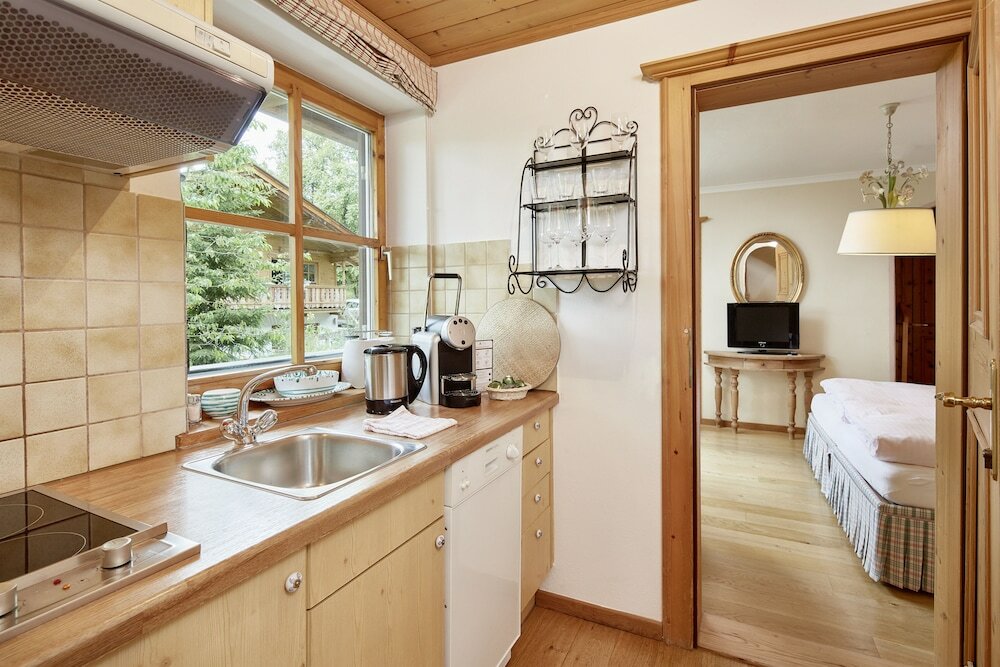 Фото Landsitz Römerhof - Hotel Apartments