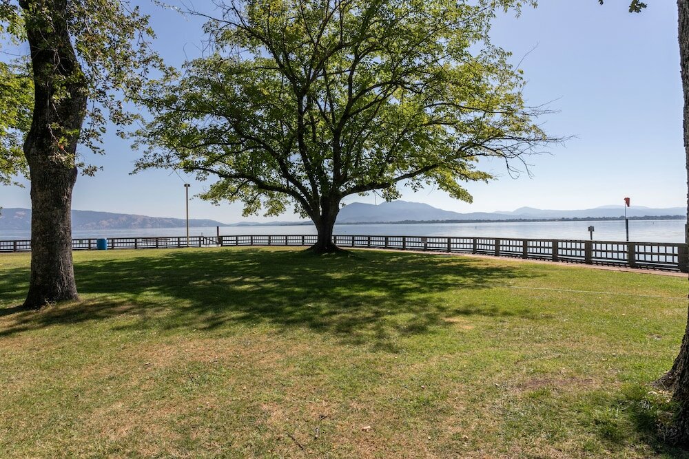 Фото Skylark Shores Resort