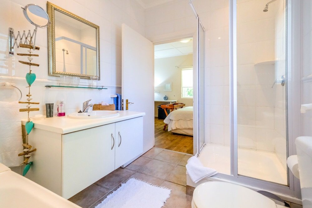 Фото No. 10 Caledon Street Guest House