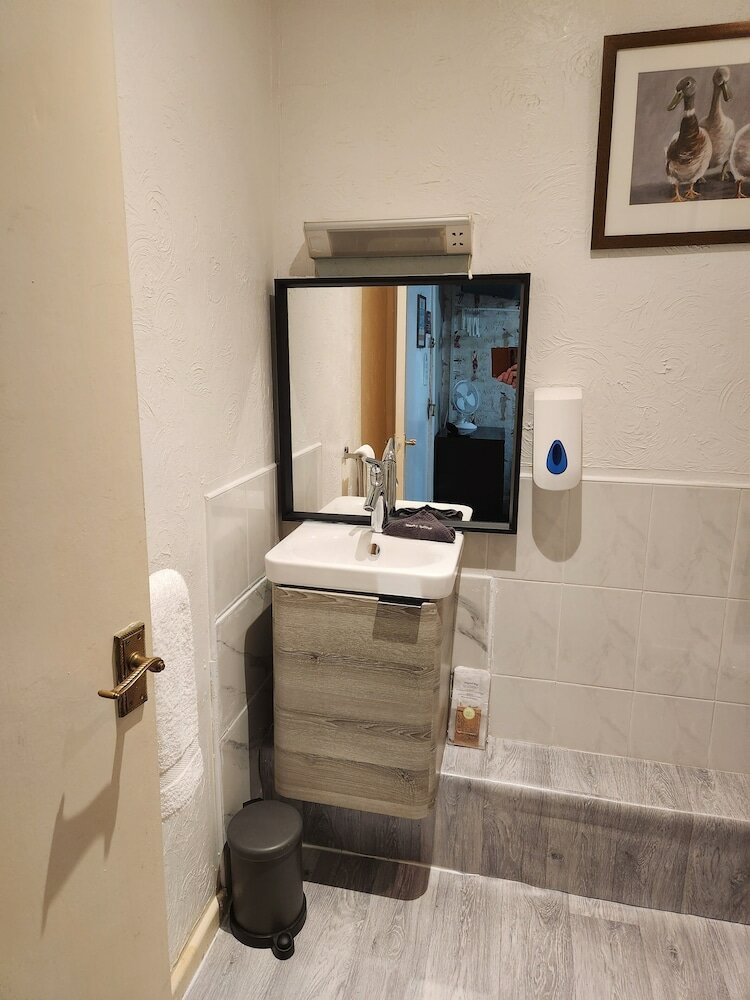 Фото Newholme Hotel