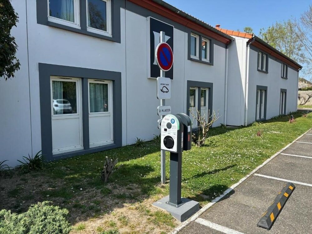 Фото Kyriad Bordeaux- Lormont