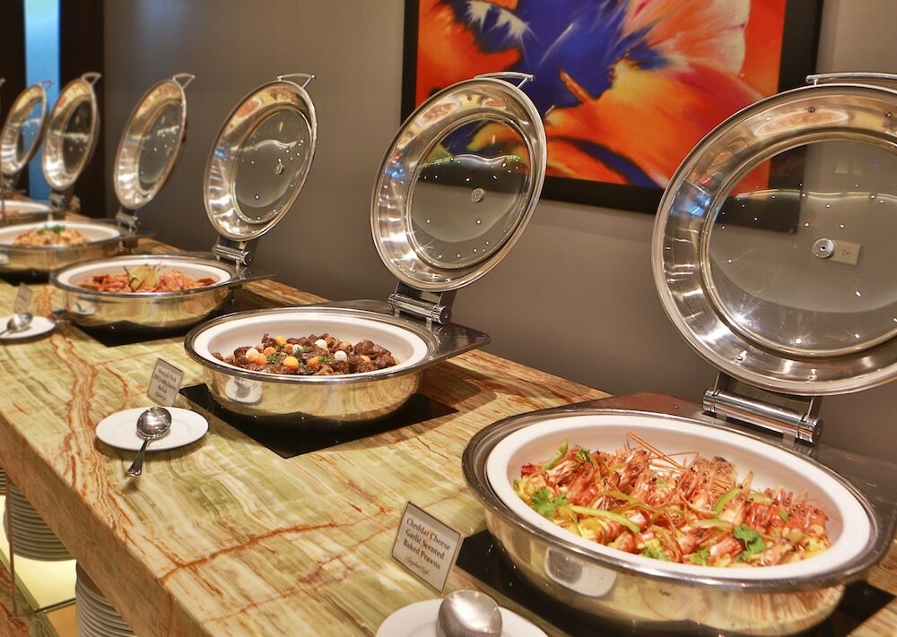 Фото Luxent Hotel