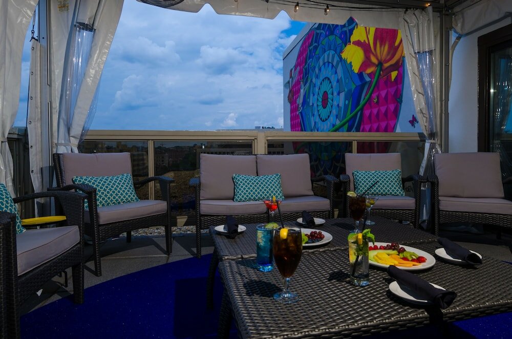 Фото Beacon Hotel & Corporate Quarters