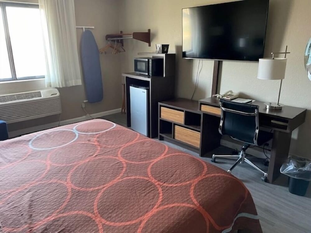 Фото Super 8 by Wyndham Alton