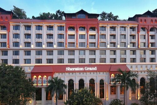 Внешний вид отеля Sheraton Grand Pune Bund Garden Hote в Пуне, фото 4