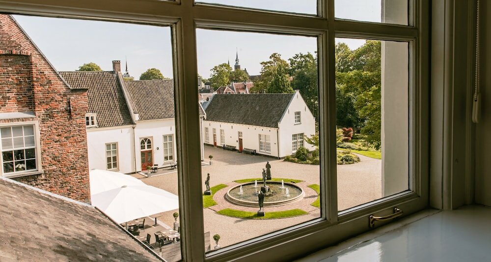 Фото Grand Hotel Karel V