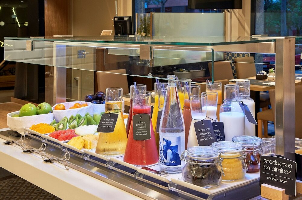 Фото Nh Barcelona Les Corts