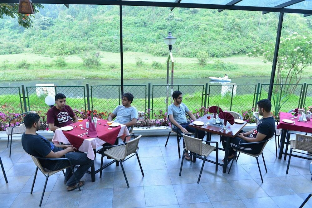 Фото Westwood Riverside Garden Resort