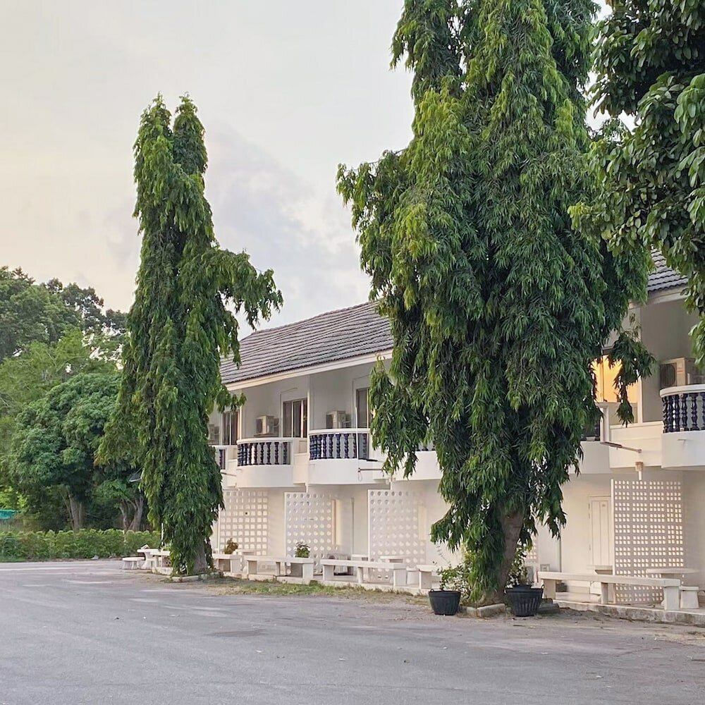 Фото Bang Saphan Resort Hotel