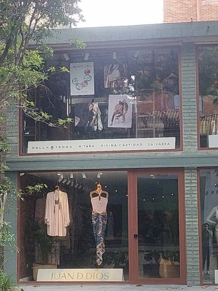 Clothing store Della Terra, Bogota, photo