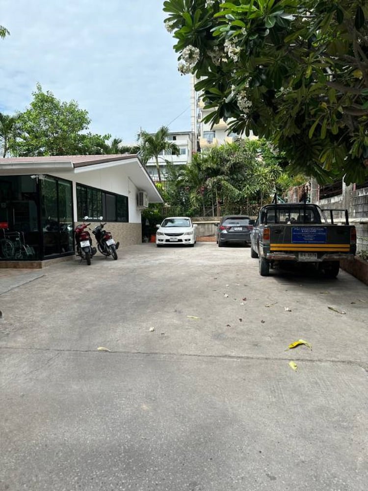 Фото The One Sabai Living