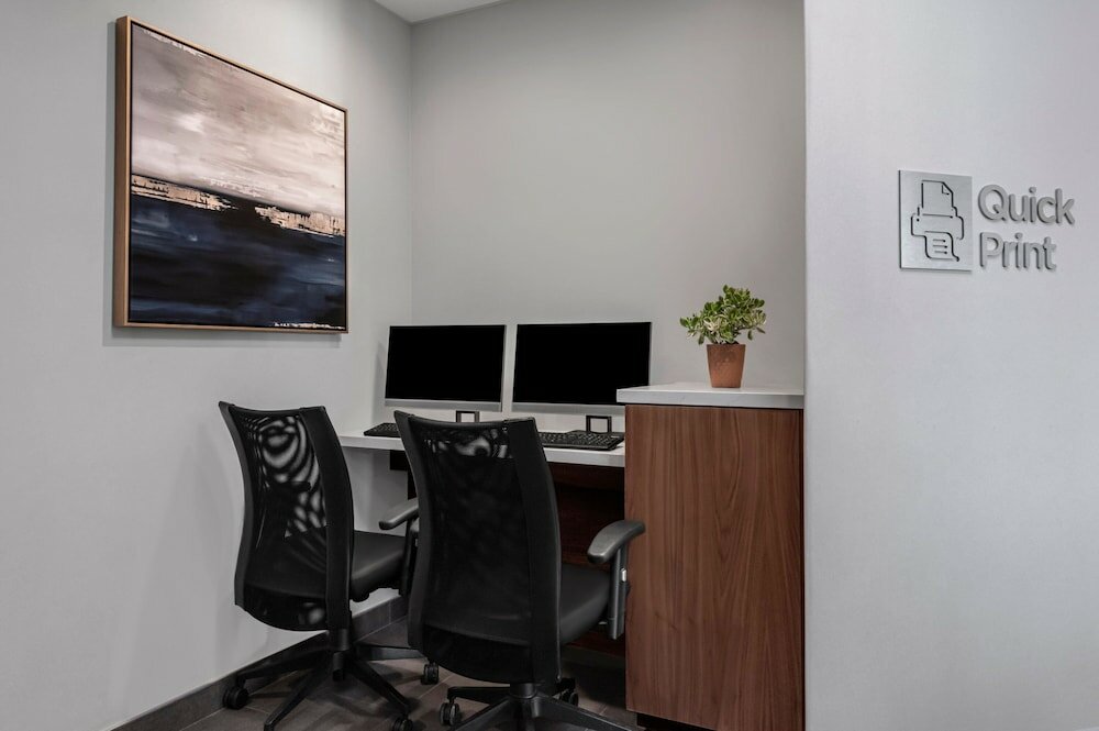 Фото Courtyard by Marriott San Diego Miramar