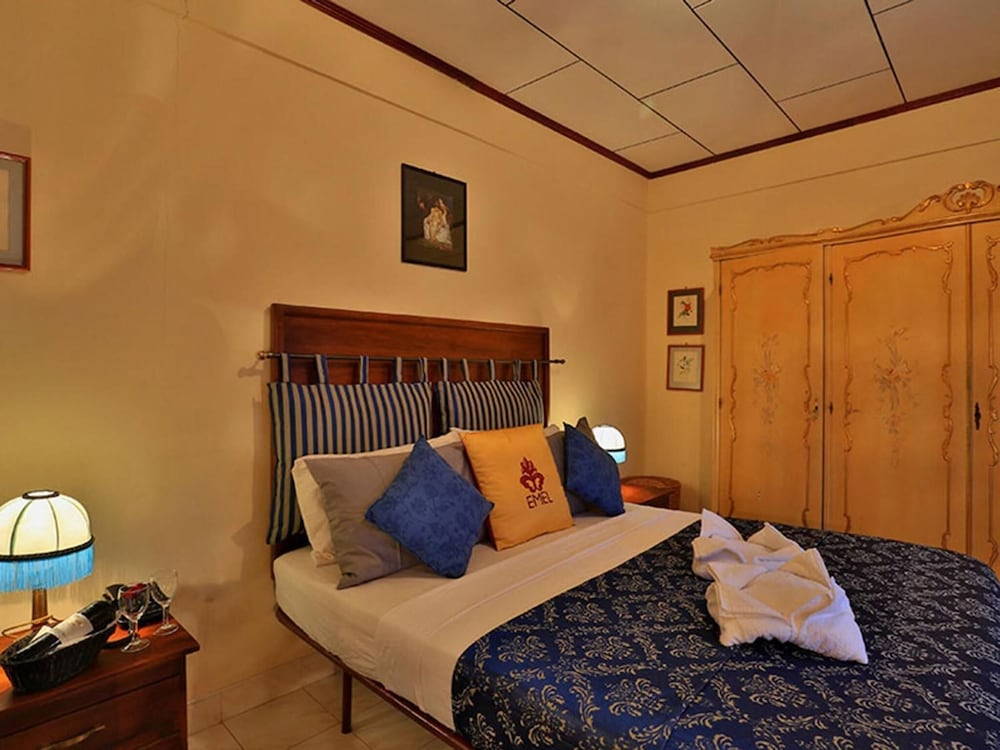 Фото Emel Boutique Hotel