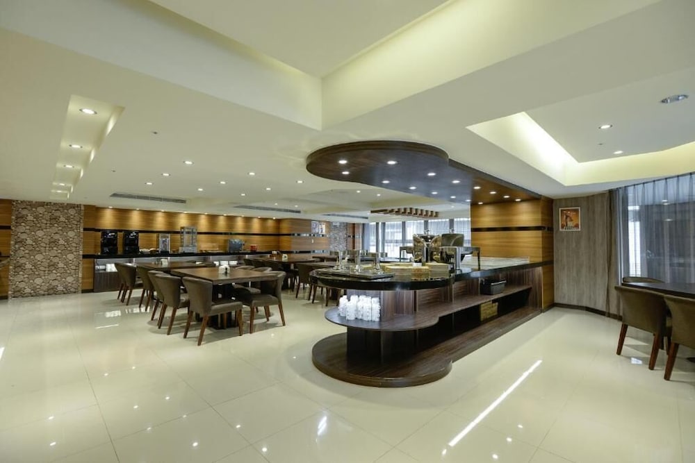 Фото Golden Pacific Hotel- Taichung