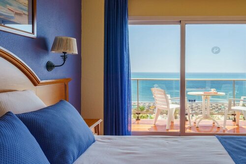 Внешний вид отеля Hotel Isabel в Торремолиносе, фото 3