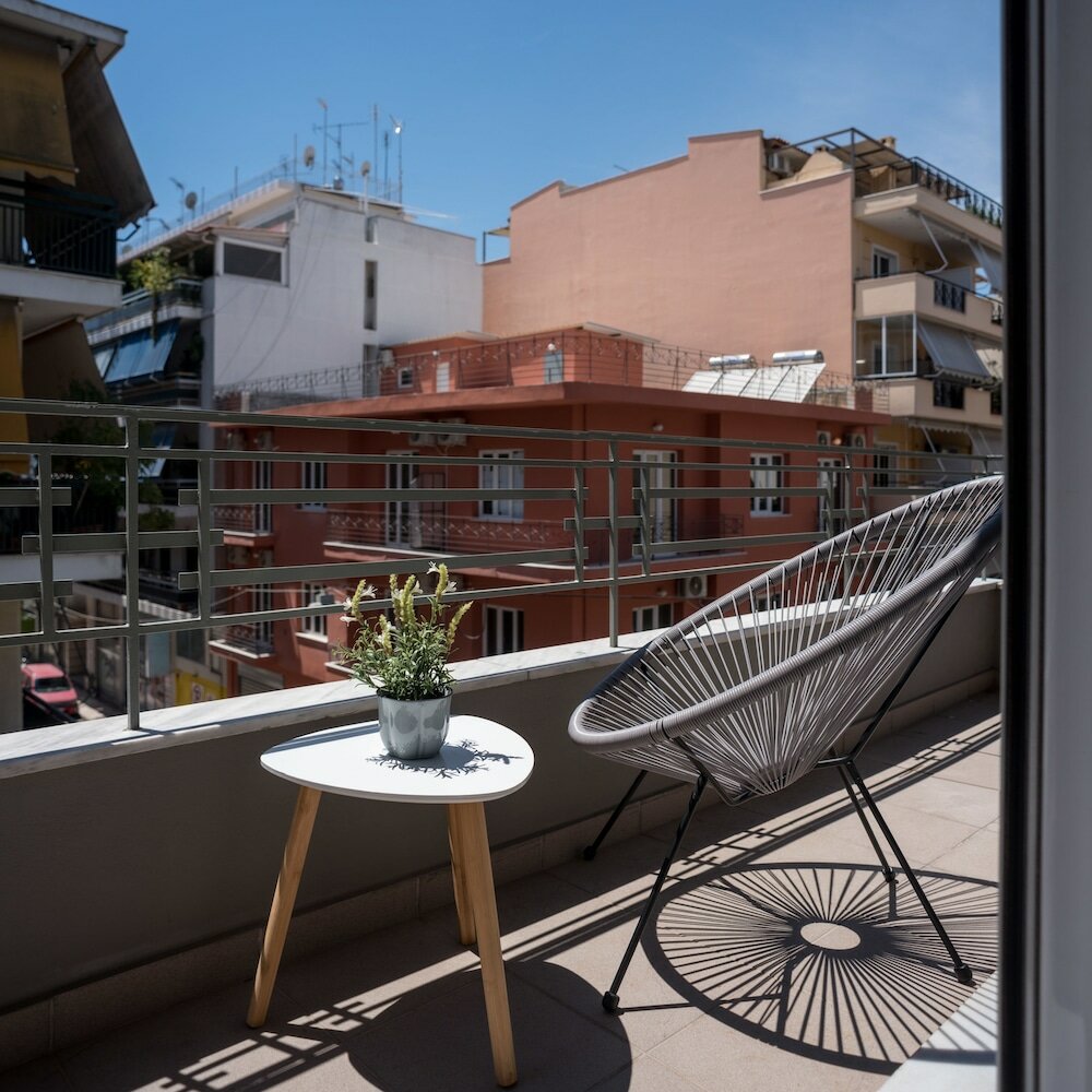 Фото 12 Keys Apartments