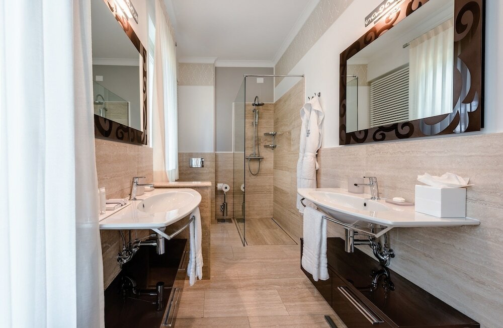 Фото Augustus Hotel & Resort