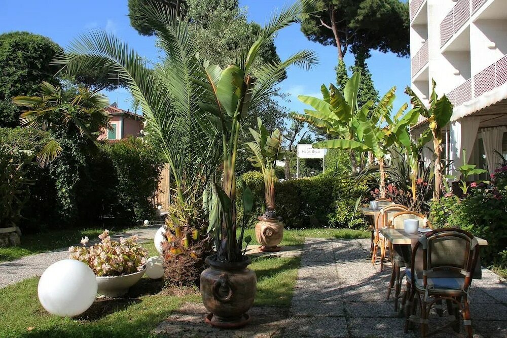 Фото Hotel Bijou