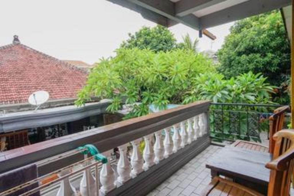 Фото Taman Mekar Beach Inn 2