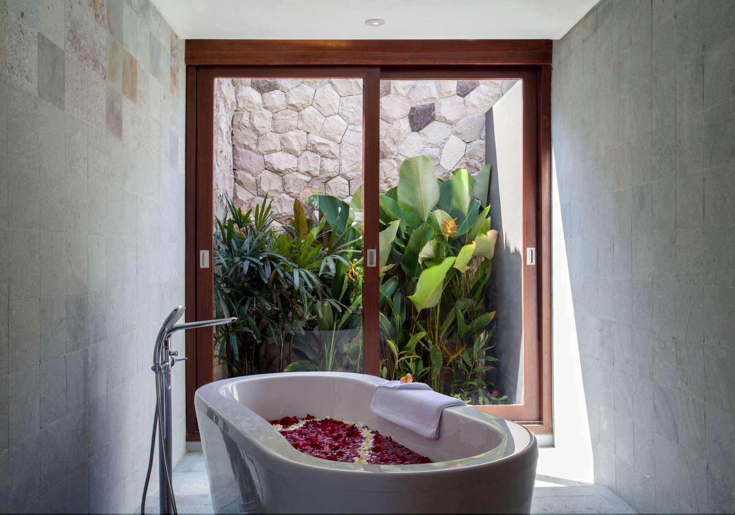 Фото Wyndham Tamansari Jivva Resort Bali