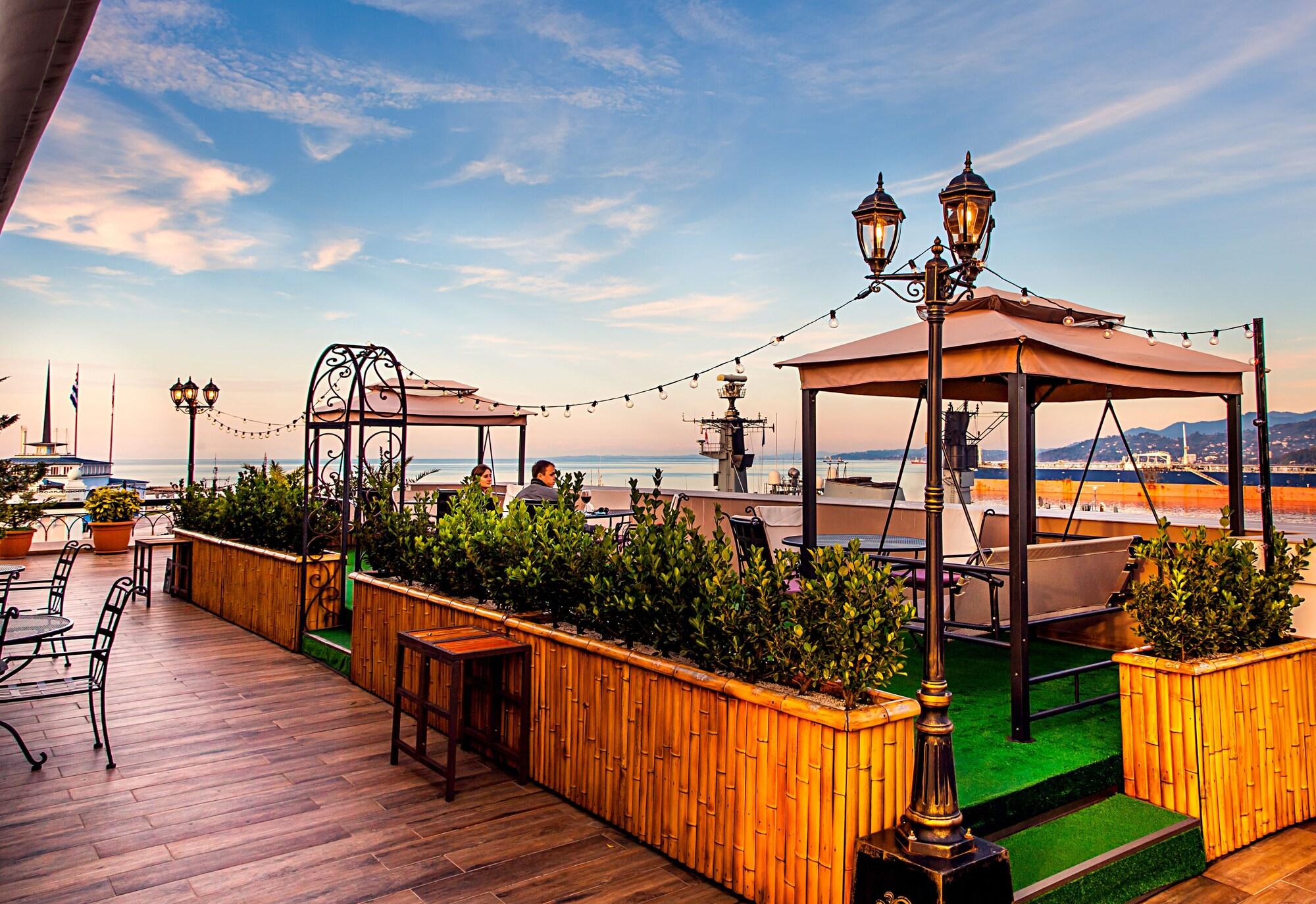 Фото The Admiral Hotel