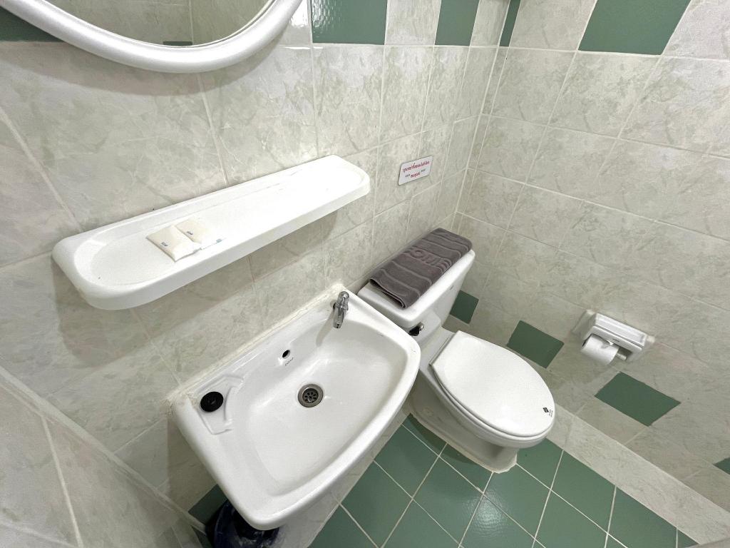 Фото Charoenchit House