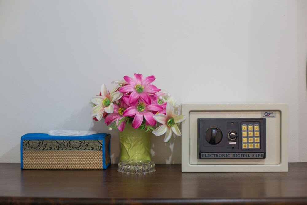 Фото Phuket Airport Villa