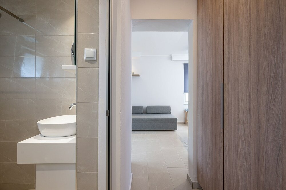 Фото Poseidon Hotel and Apartments